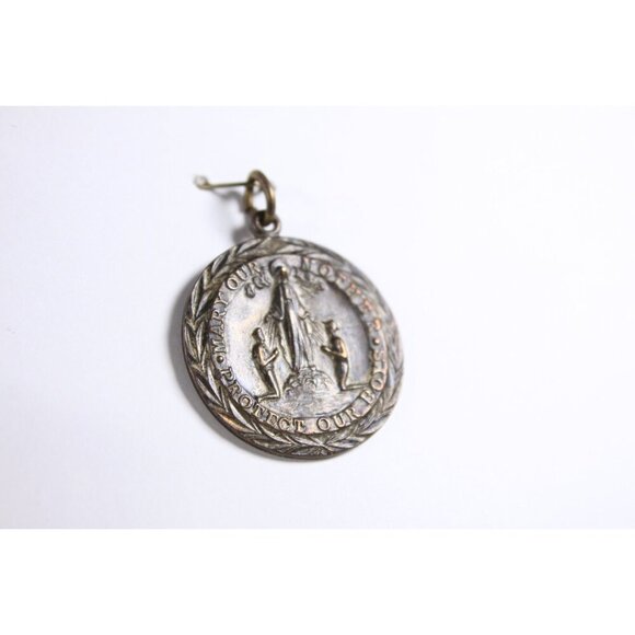 Early 1900s WWI religious lucky charm pendant, Mary our Mother Protect our boys - Picture 2 of 7
